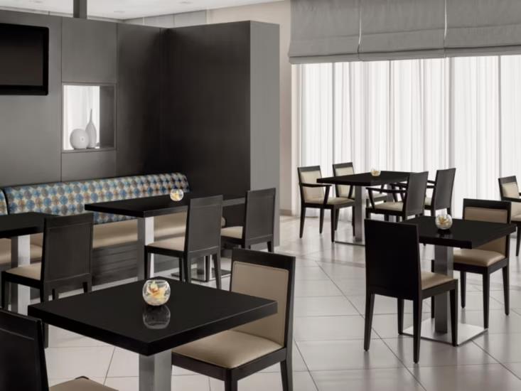 Holiday Inn Express Dubai Jumeirah