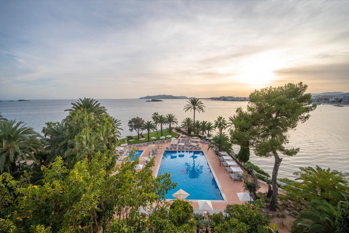 Thb Class Los Molinos (Adults Only)