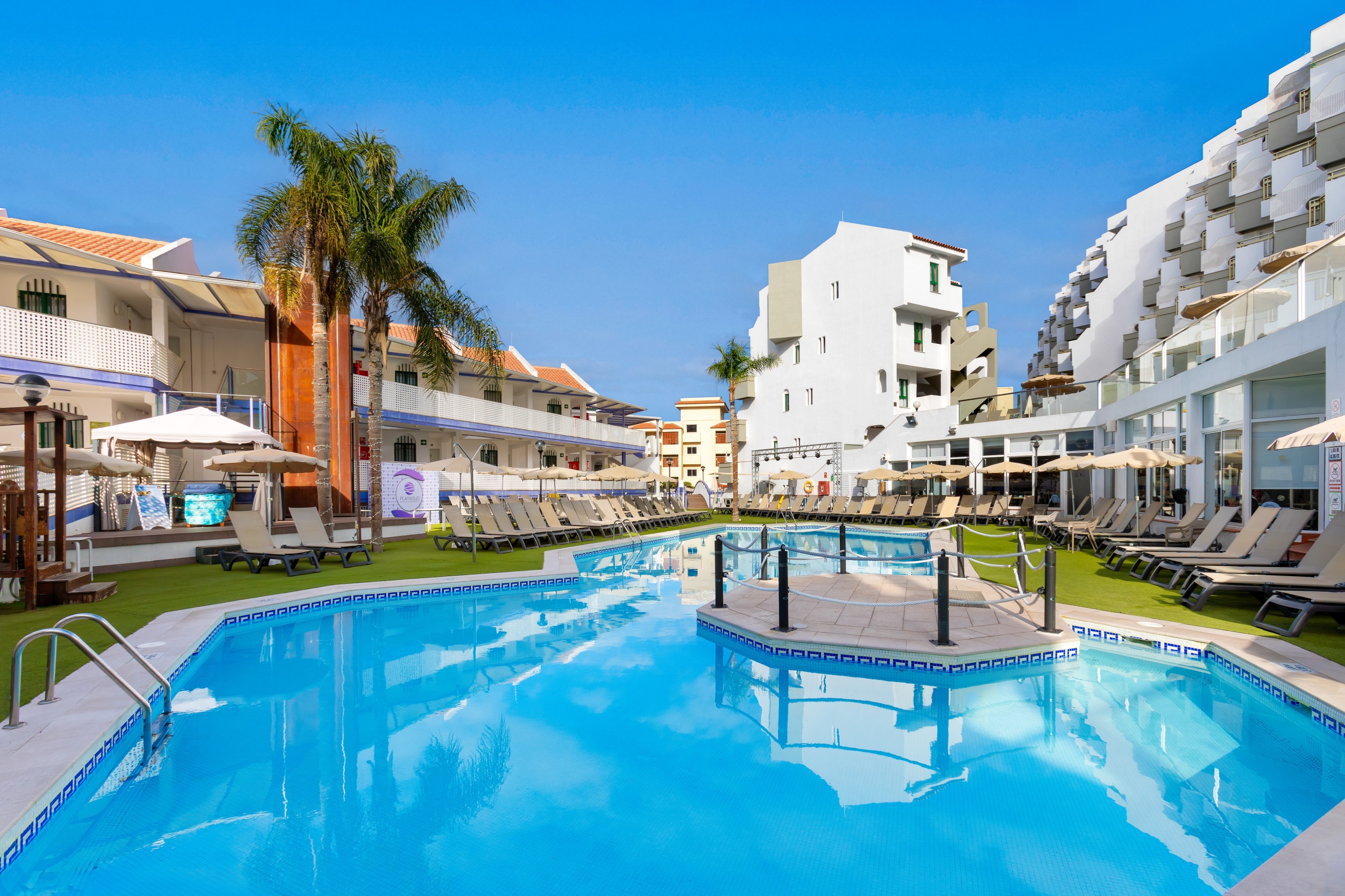 Playaolid Suites & Apartments