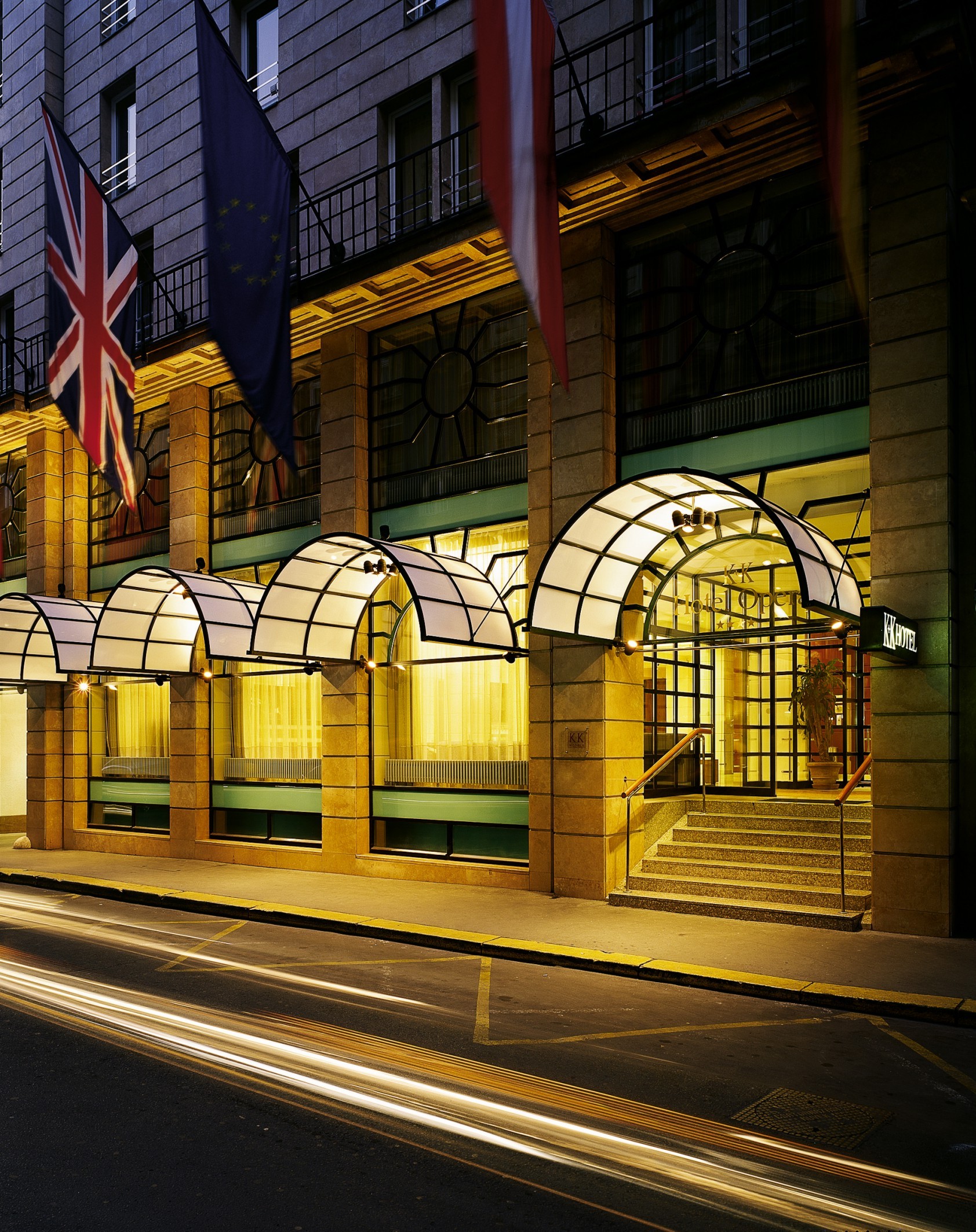 K + K  Hotel Opera