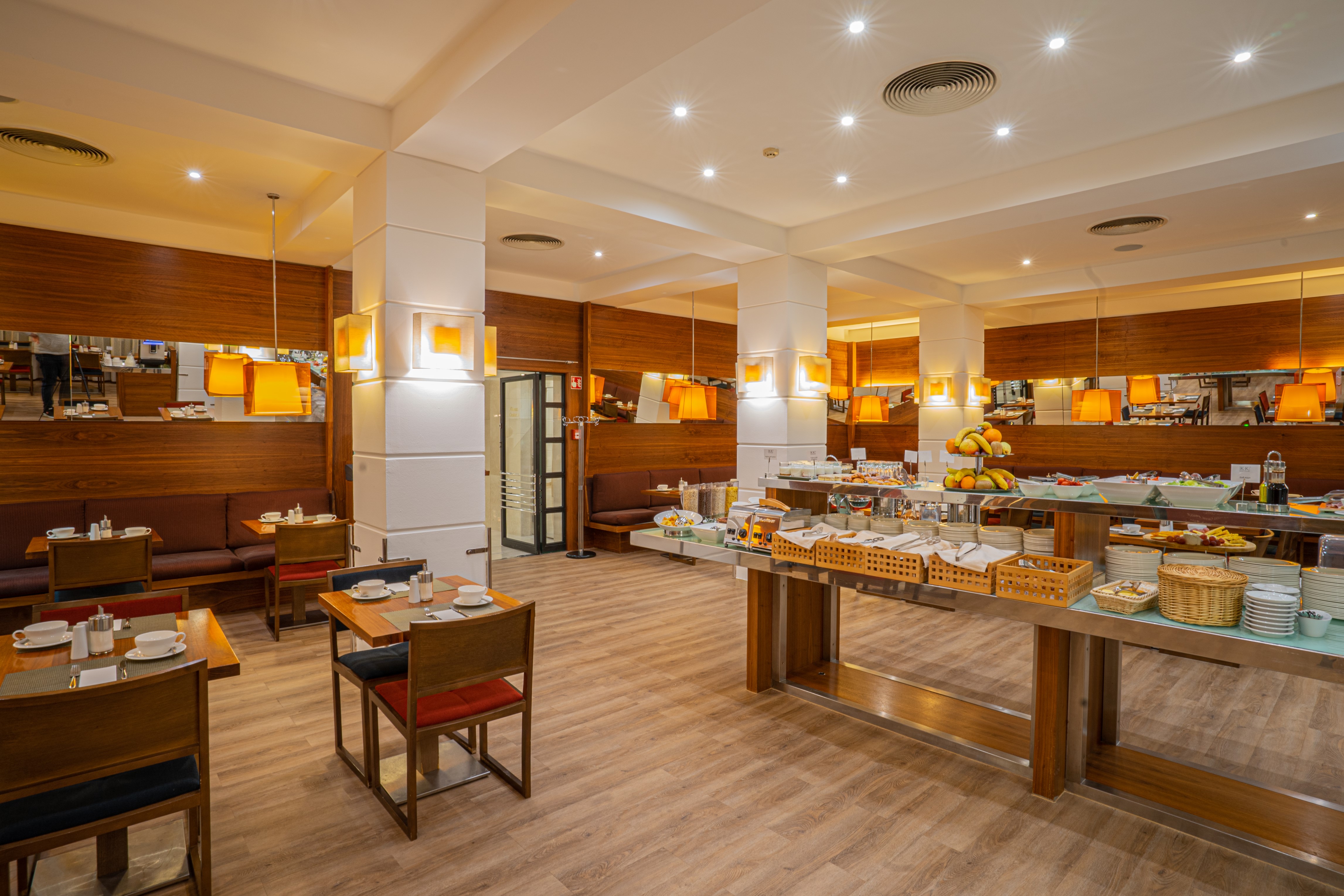 K + K  Hotel Opera