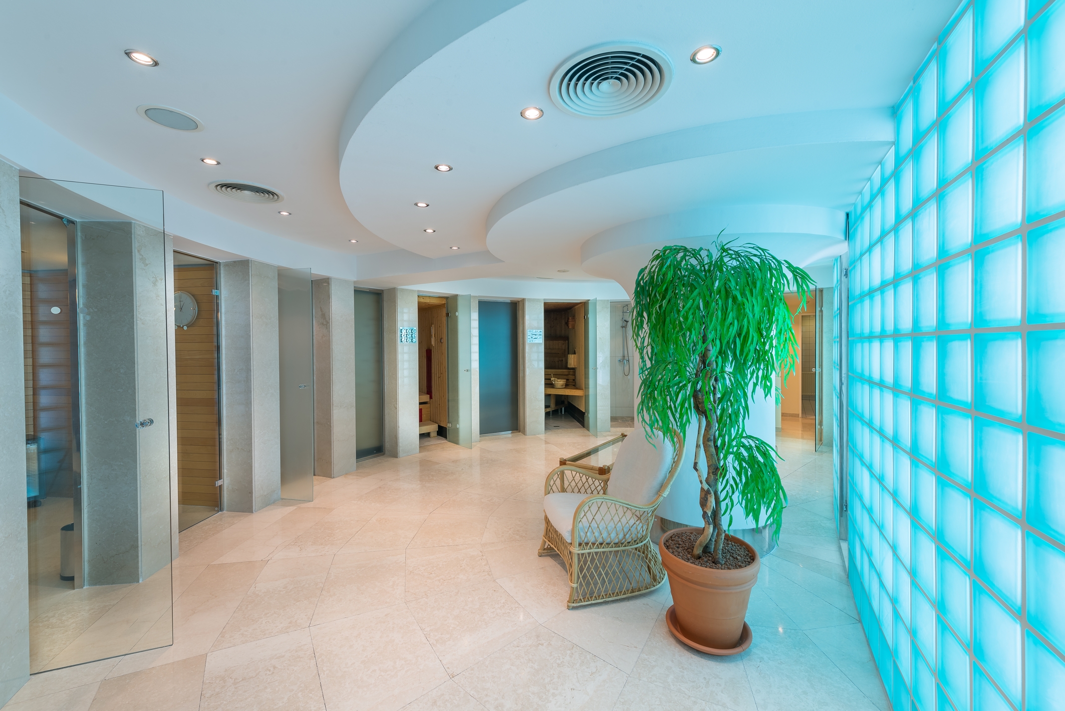 K + K  Hotel Opera