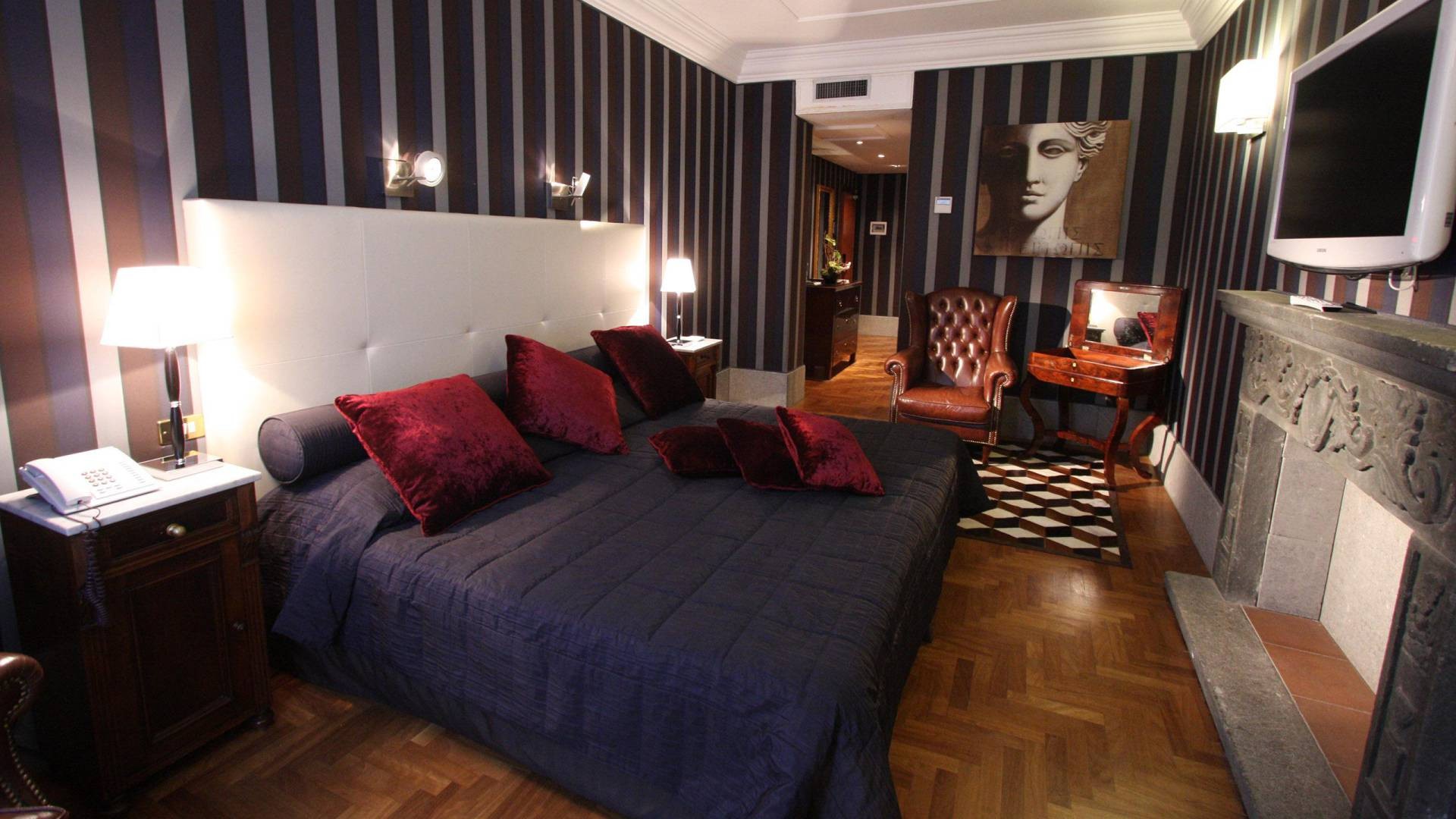 The Inn At The Spanish Steps Hotel