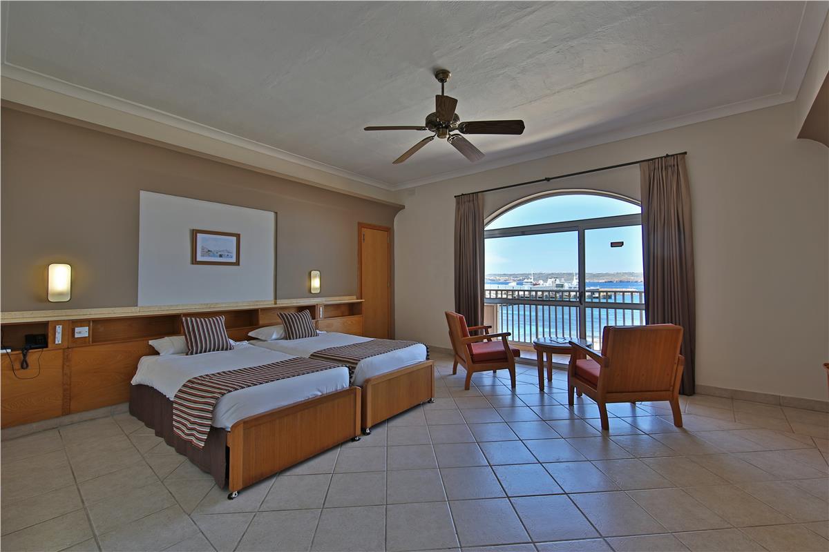 PARADISE BAY RESORT
