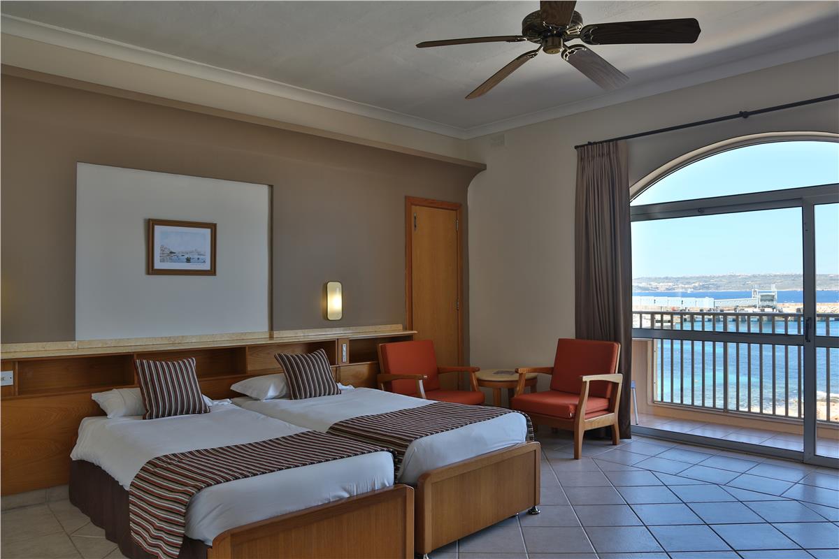 PARADISE BAY RESORT