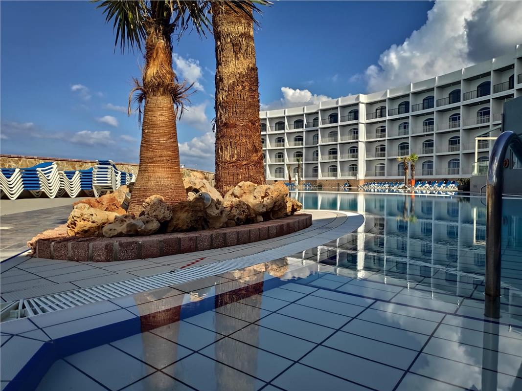 PARADISE BAY RESORT