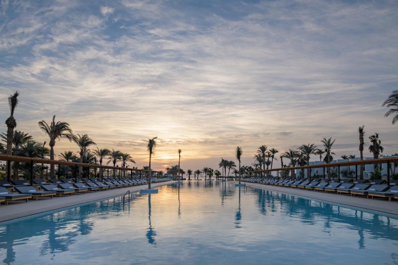 Serry Beach Resort