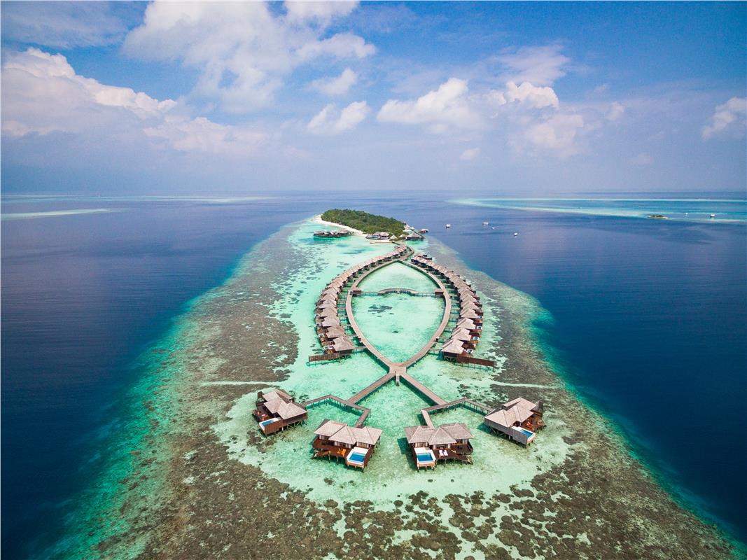 Lily Beach Resort and Spa at Huvahendhoo