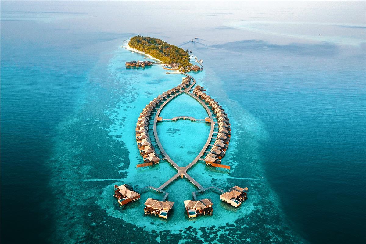 Lily Beach Resort and Spa at Huvahendhoo