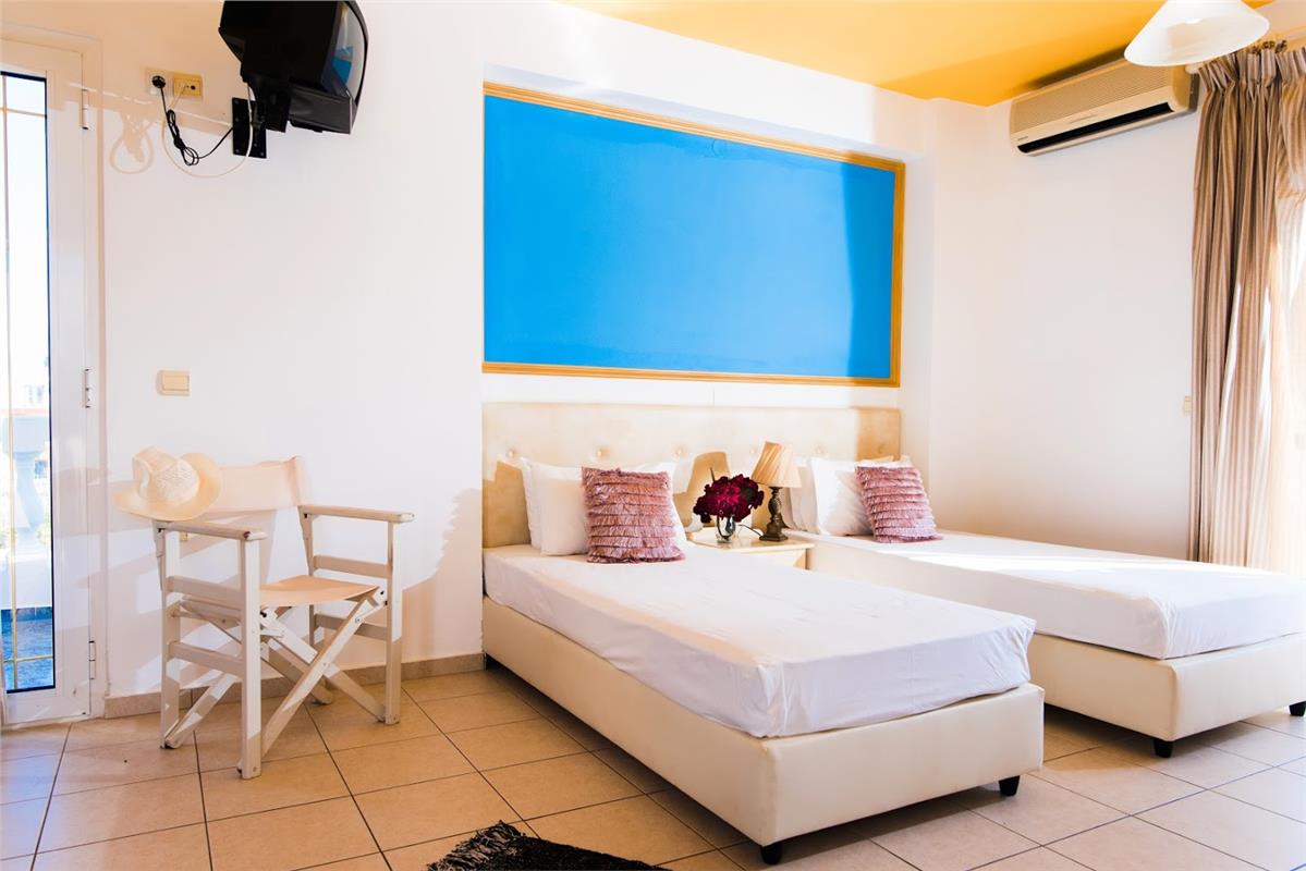 Yiannis Manos Hotel Resort
