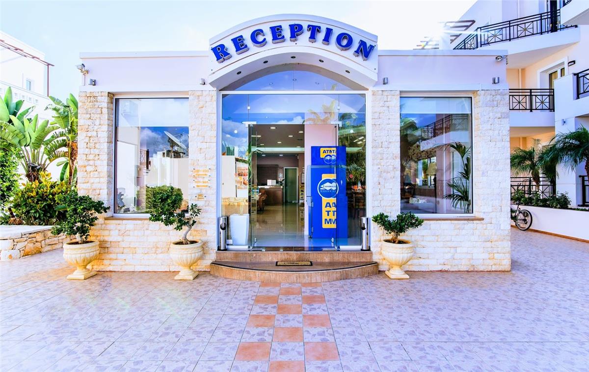 Yiannis Manos Hotel Resort