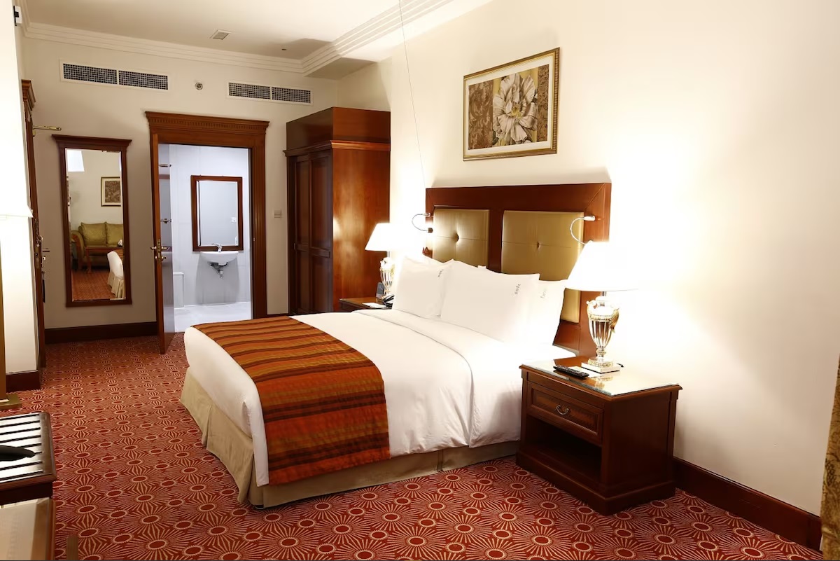Sunday Hotel Holiday International Dubai