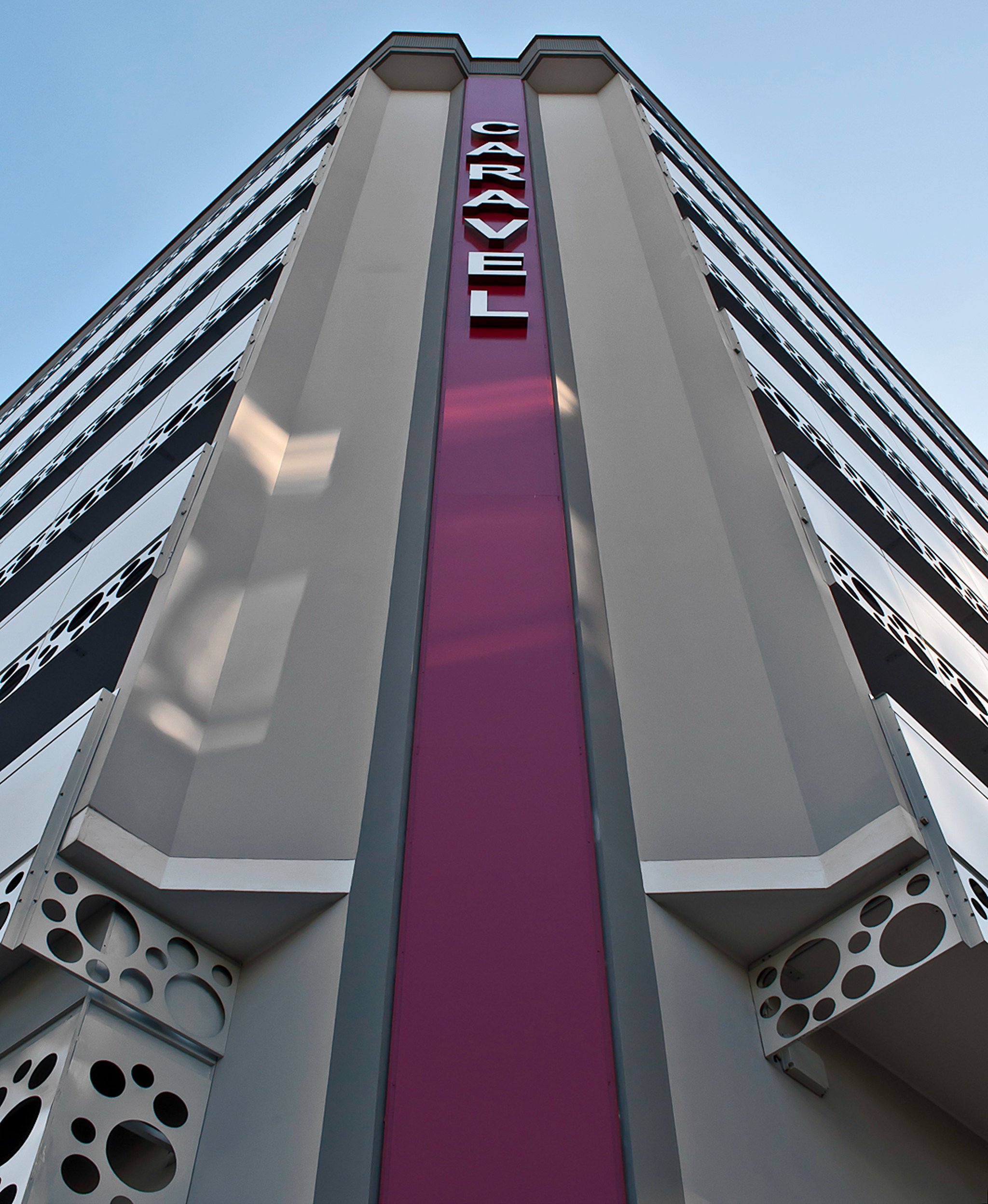 Caravel Hotel