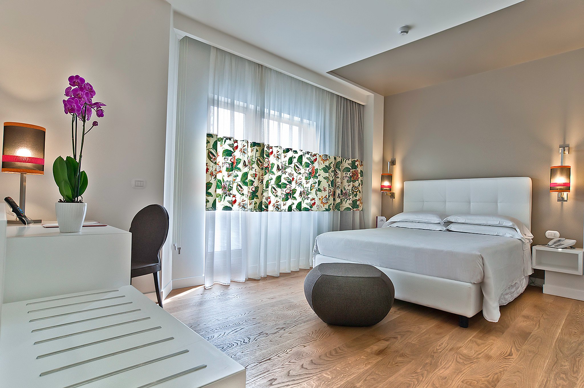 Caravel Hotel