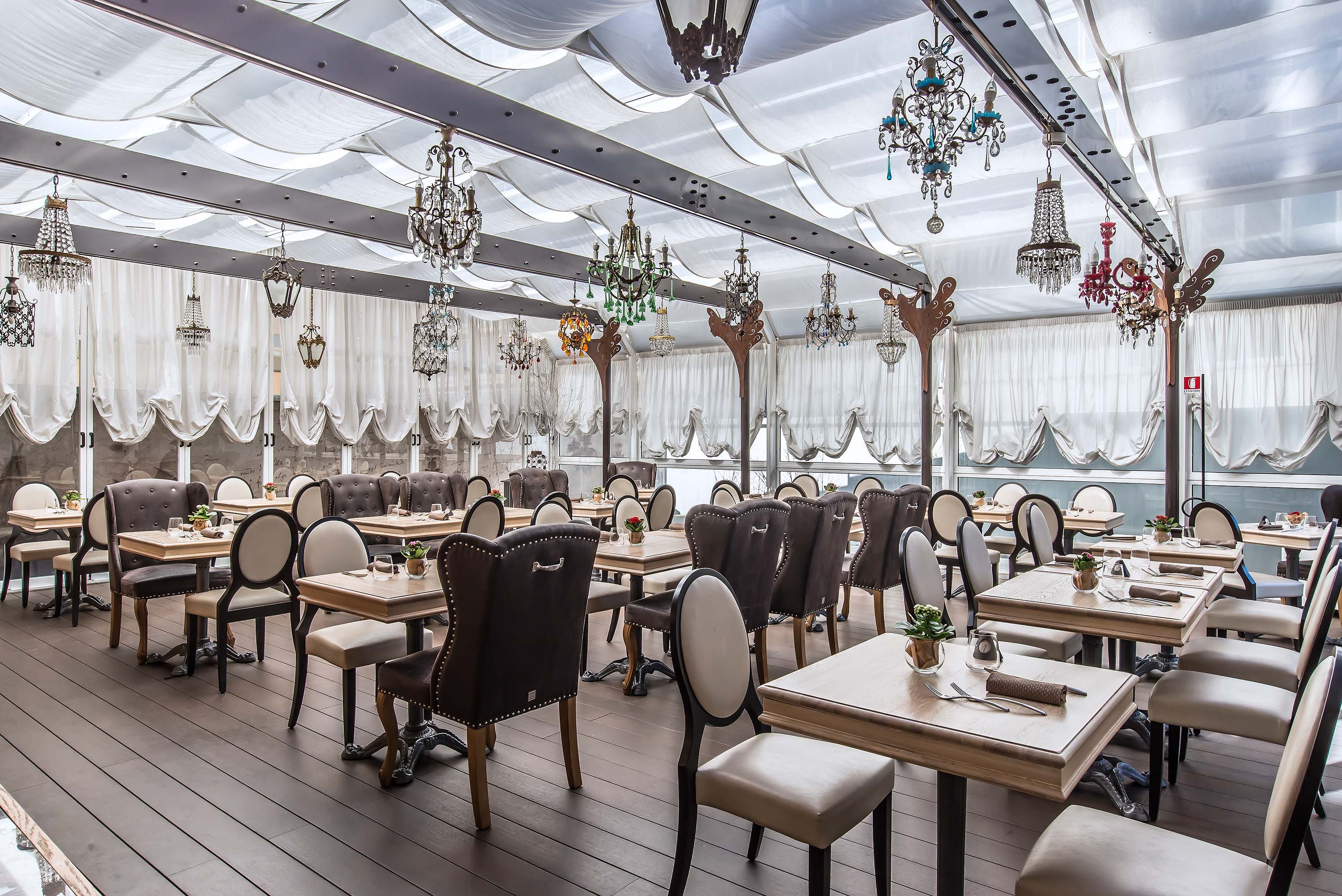 Caravel Hotel