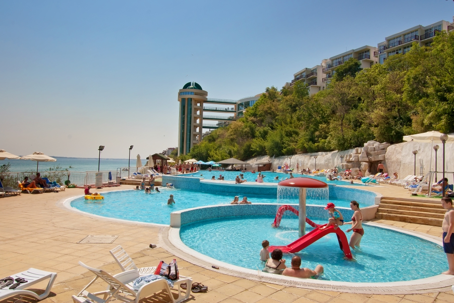 Paradise Beach Club Vacation Hotel