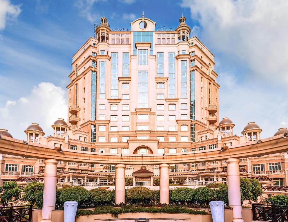 Swissotel Al Murooj Dubai