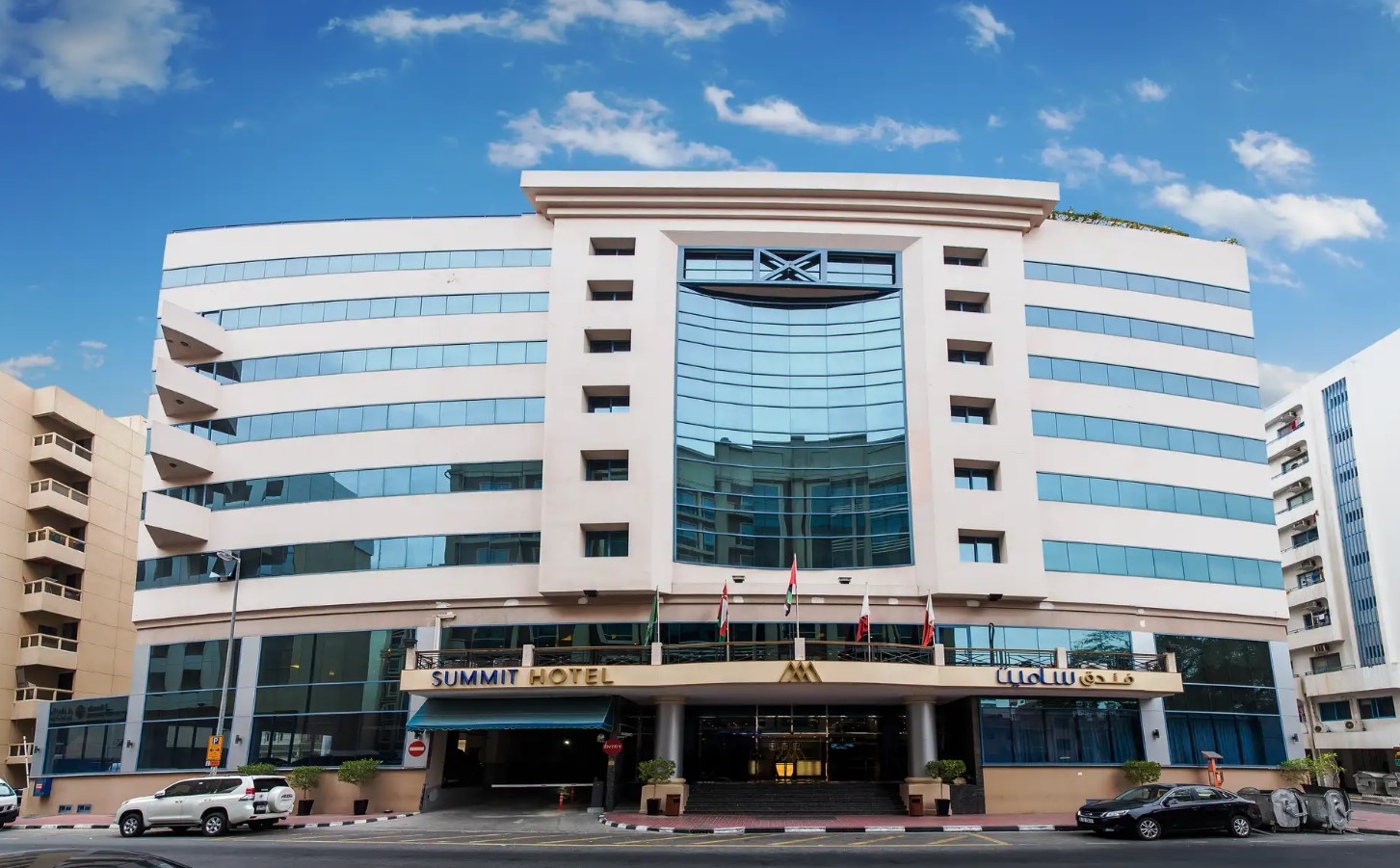 Landmark Summit Hotel