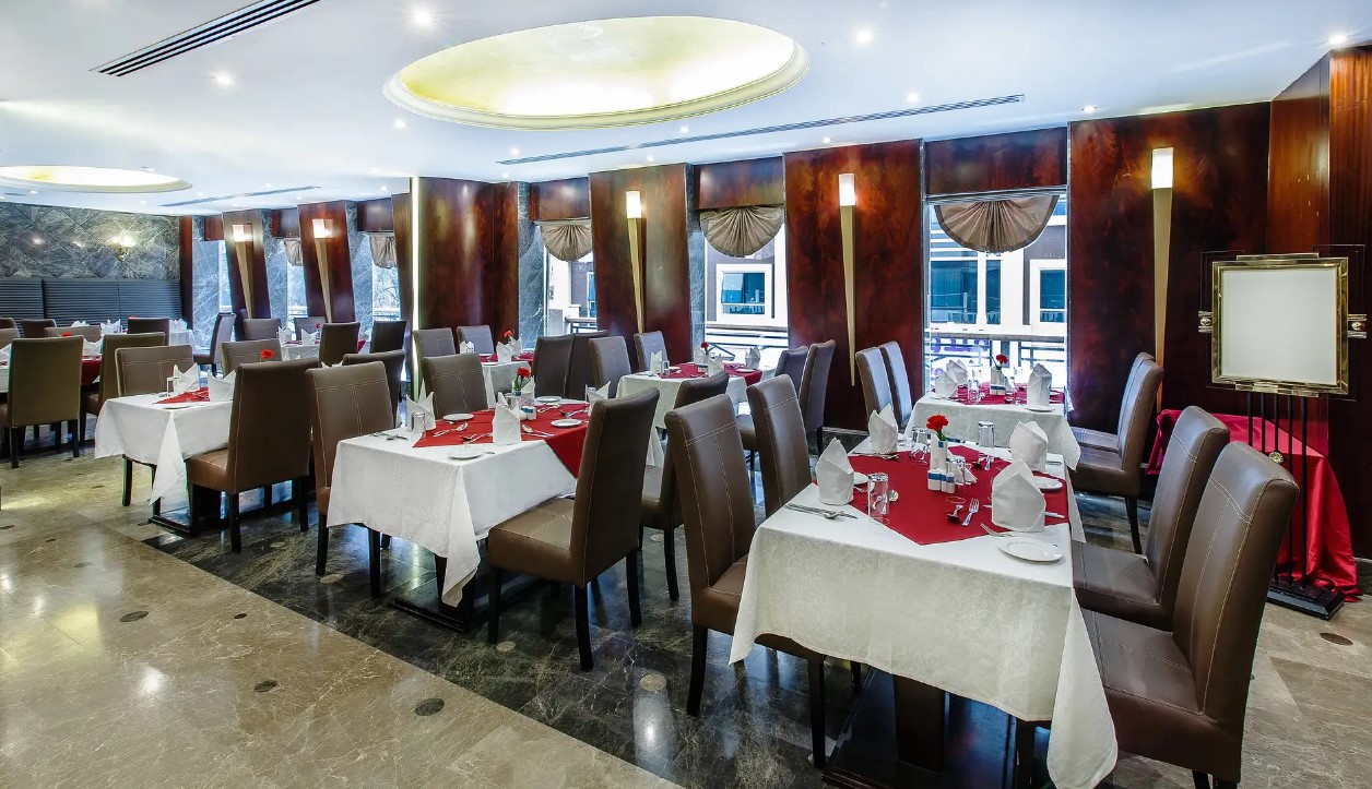 Landmark Summit Hotel