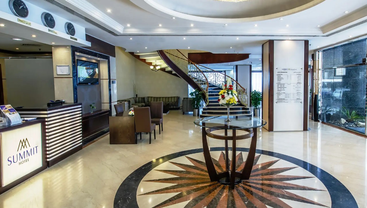 Landmark Summit Hotel
