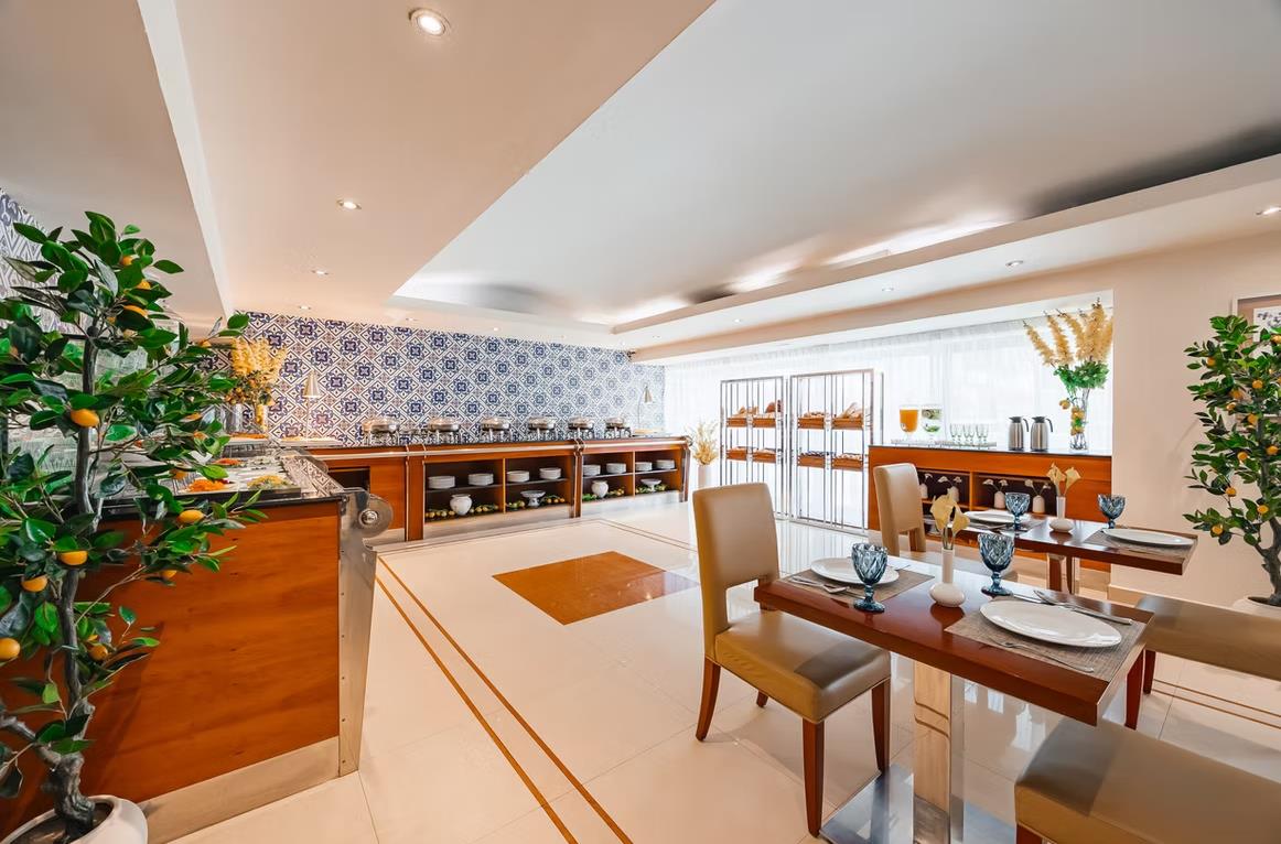 Golden Sands Hotel Apartments