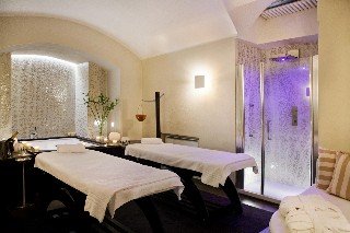 Navona Palace Luxury Inn