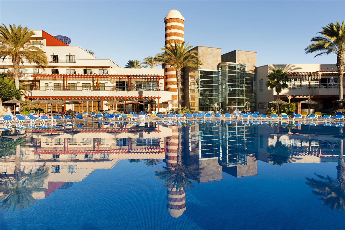 Elba Carlota Beach & Convention Resort