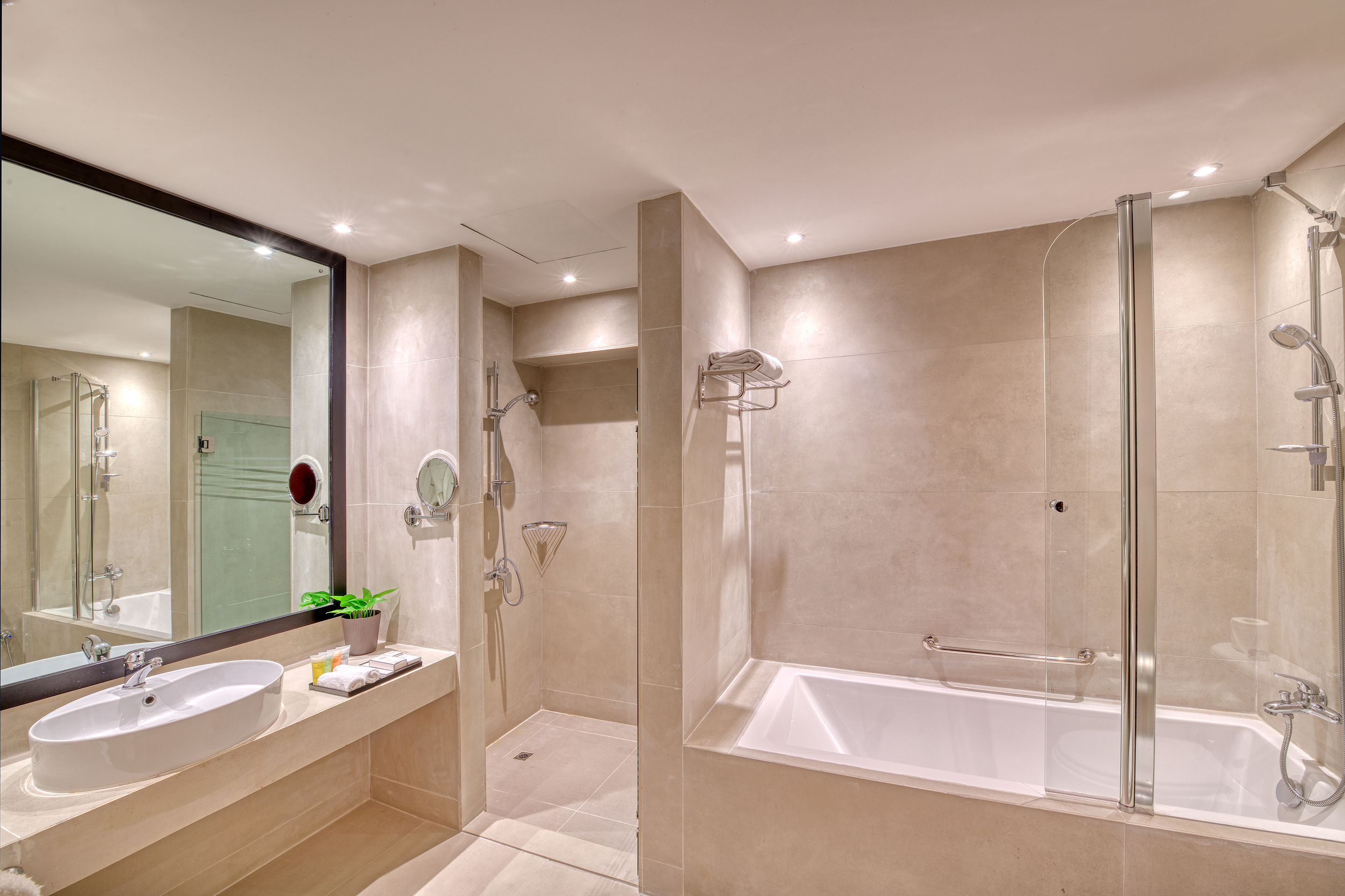 Majestic City Retreat Hotel