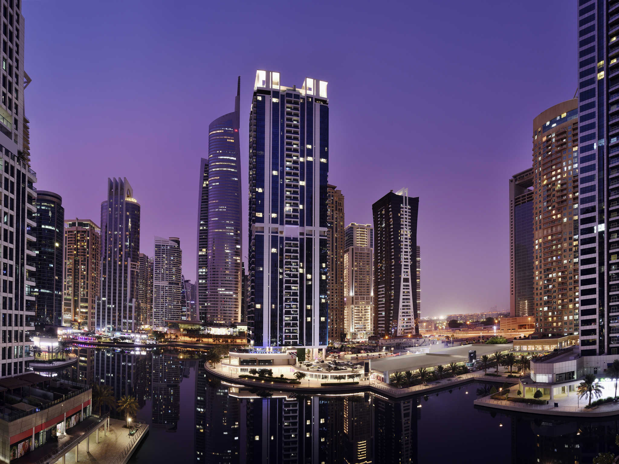 Movenpick Hotel Jumeirah Lakes Towers