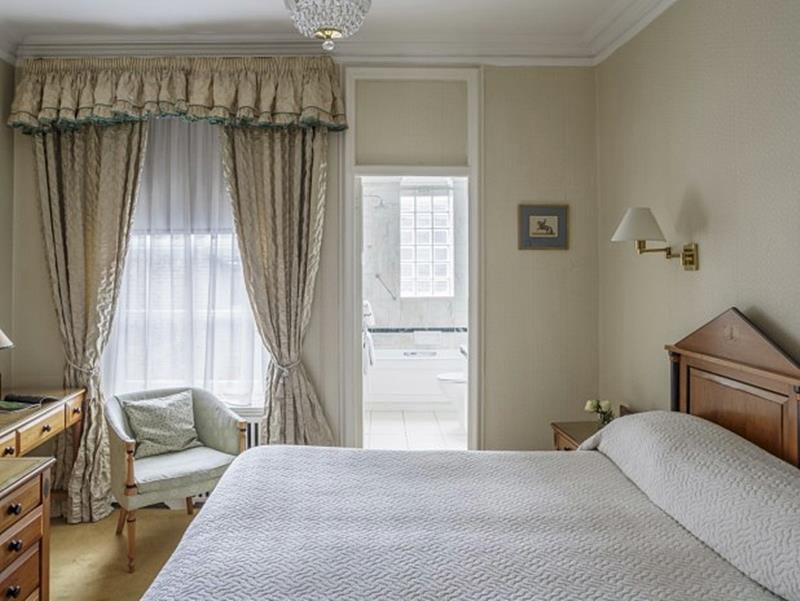 44 Curzon Street Apartments