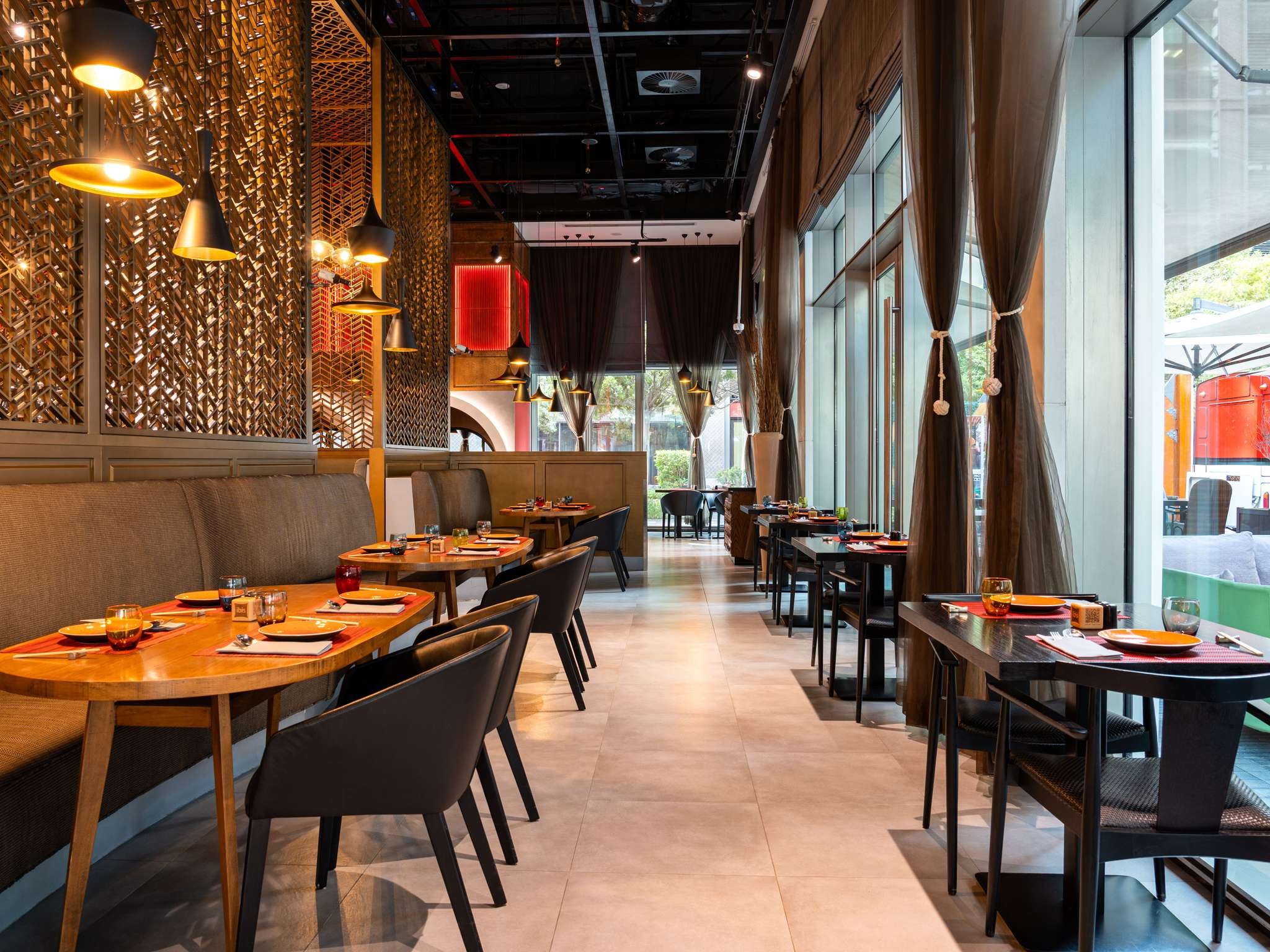 Ibis One Central