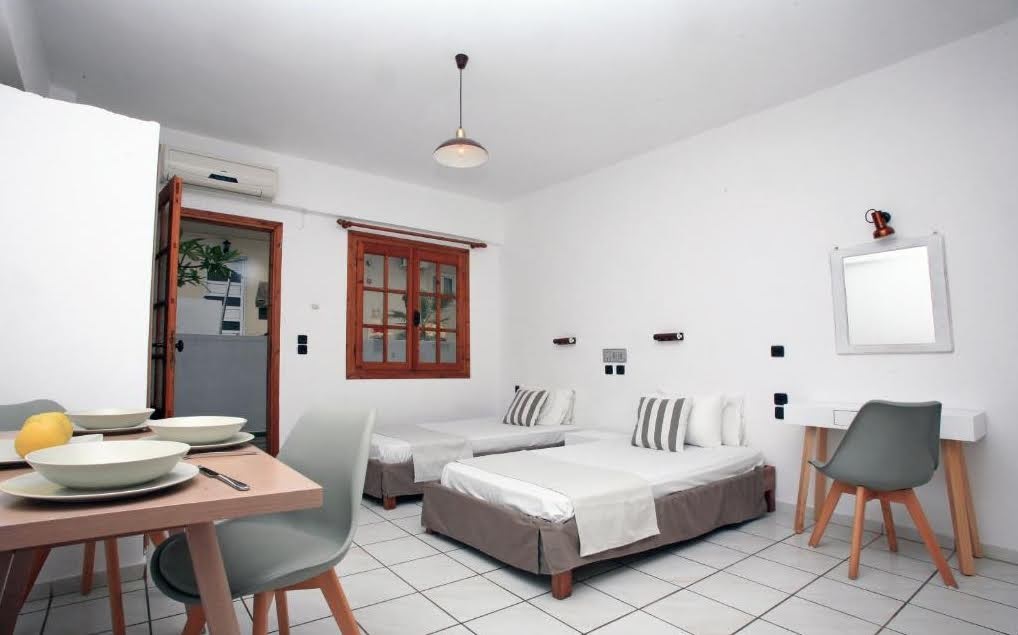 Iraklis Apartments