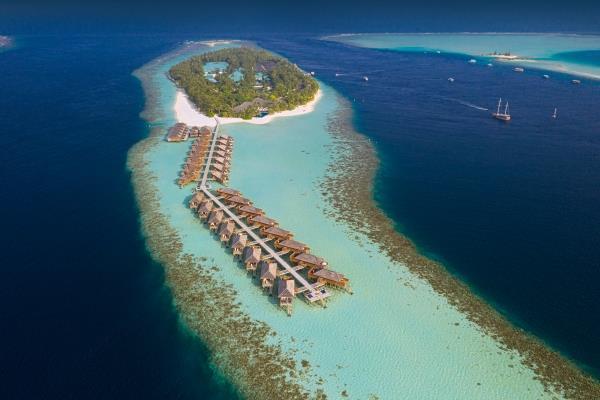 Vilamendhoo Island Resort Hotel