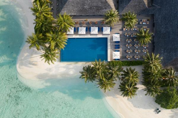 Vilamendhoo Island Resort Hotel