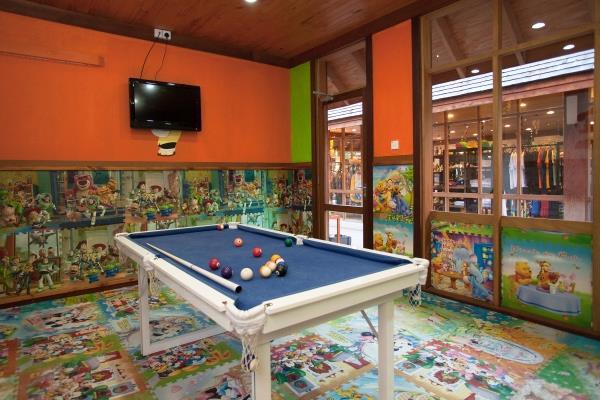 Vilamendhoo Island Resort Hotel